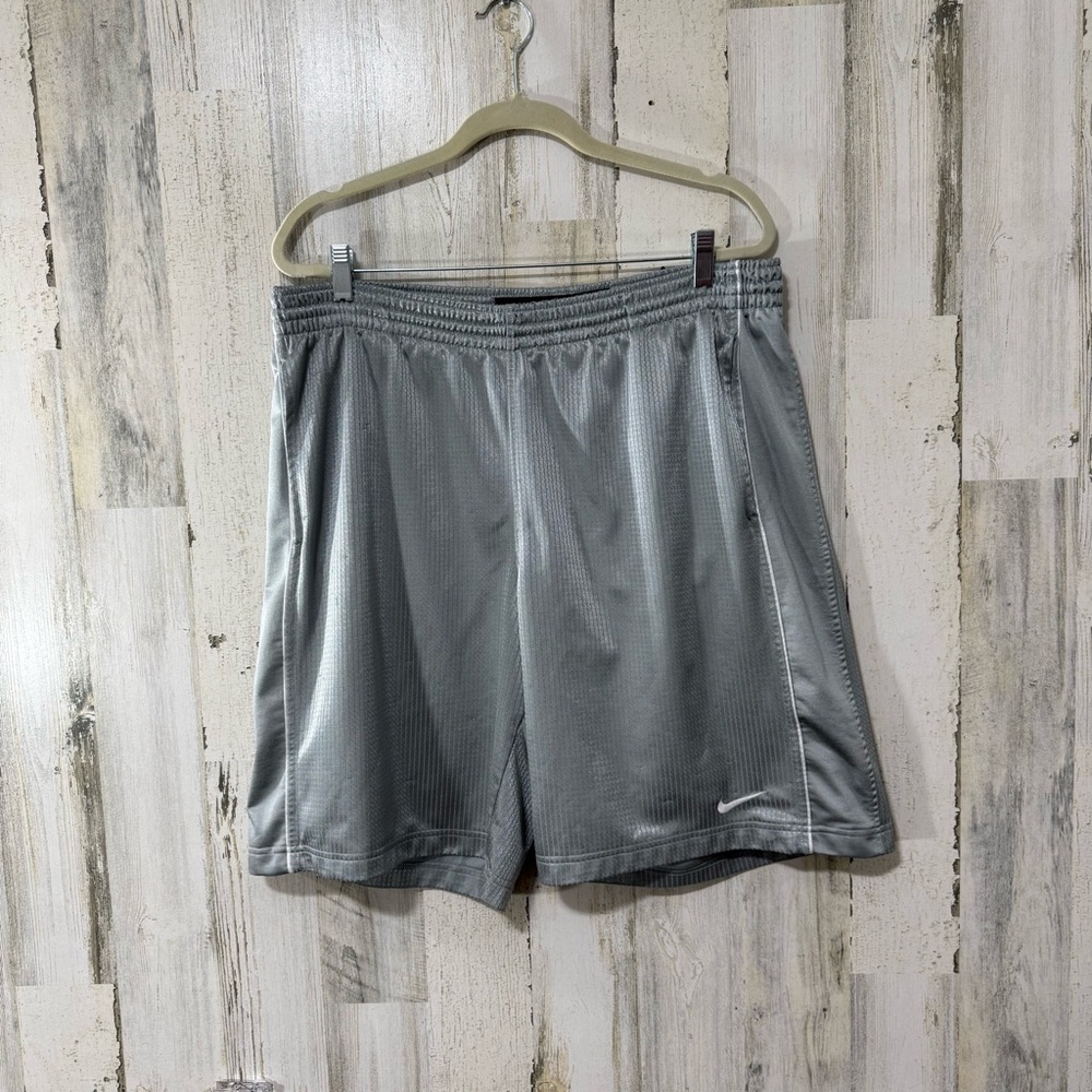 Nike Basketball Men's Gray Athletic Shorts